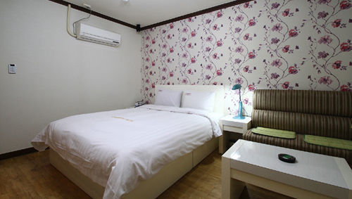 Cherbourg Hotel Cheonan Exterior foto